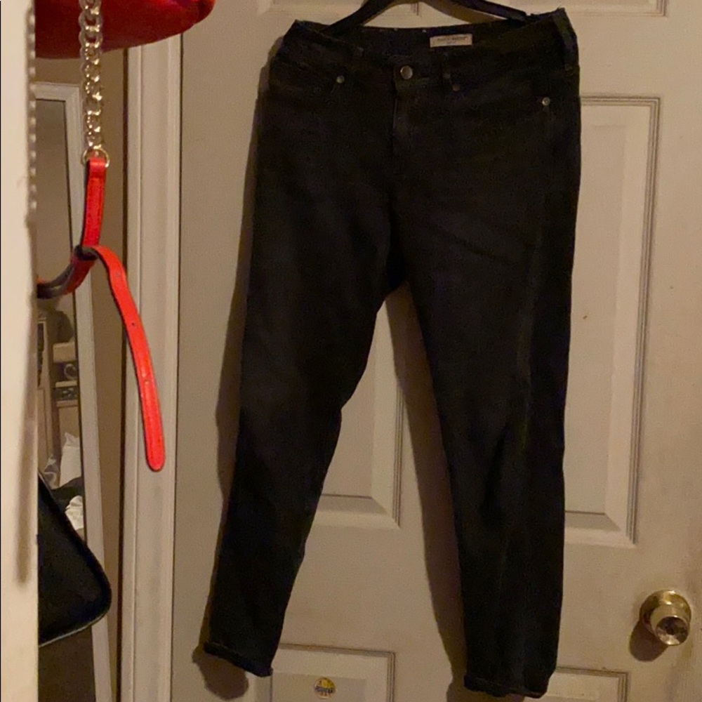 Black Levi’s pants women
